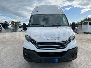 Μικρό λεωφορείο IVECO Daily
