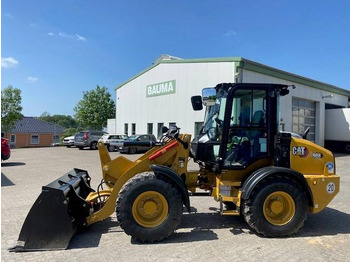 Ελαστιχοφόρος φορτωτής CATERPILLAR 908
