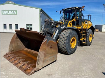 Ελαστιχοφόρος φορτωτής JOHN DEERE