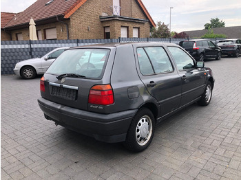 Λιμουζίνα/ Sedan Volkswagen Golf 1.8 GL Klima: φωτογραφία 2 Λιμουζίνα/ Sedan Volkswagen Golf 1.8 GL Klima: φωτογραφία 2