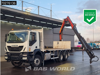 Φορτηγό με ανοιχτή καρότσα IVECO Trakker