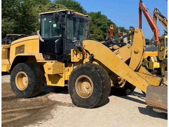 Ελαστιχοφόρος φορτωτής CATERPILLAR 938M