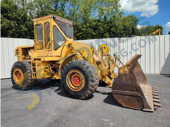 Ελαστιχοφόρος φορτωτής CATERPILLAR 966C