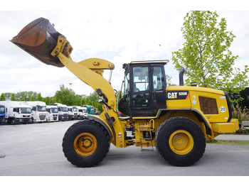 Ελαστιχοφόρος φορτωτής CATERPILLAR 930M