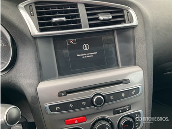 Αυτοκίνητο 2015 Citroen C4 BlueHDI Automobile: φωτογραφία 4 Αυτοκίνητο 2015 Citroen C4 BlueHDI Automobile: φωτογραφία 4