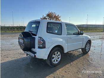 SUV 2016 Mitsubishi Pajero 3.2 SWB 4WD SUV: φωτογραφία 3
