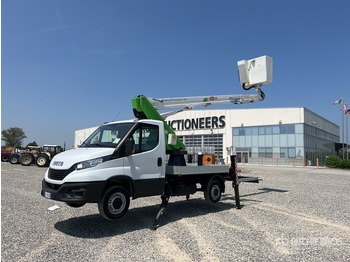 Φορτηγό με εναέρια πλατφόρμα IVECO Daily