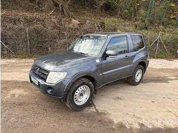 SUV MITSUBISHI