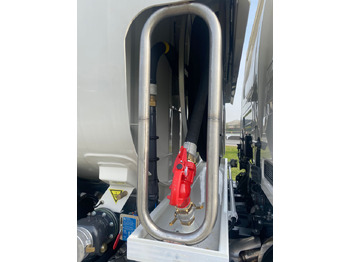 Φορτηγό βυτιοφόρο SCANIA P410: φωτογραφία 2