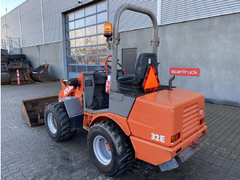 Σπαστός φορτωτής Atlas AR32E: φωτογραφία 2 Σπαστός φορτωτής Atlas AR32E: φωτογραφία 2