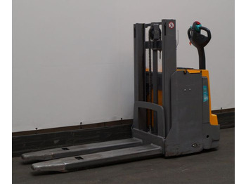 Μηχάνημα στοίβαξης JUNGHEINRICH EJD