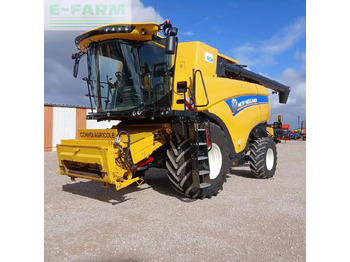 Θεριζοαλωνιστική μηχανή NEW HOLLAND CX series