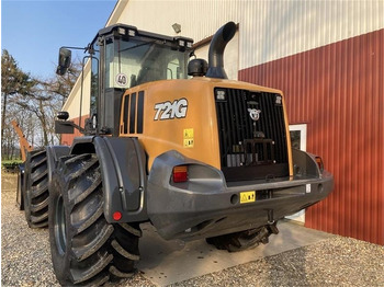 Ελαστιχοφόρος φορτωτής Case 721G: φωτογραφία 3