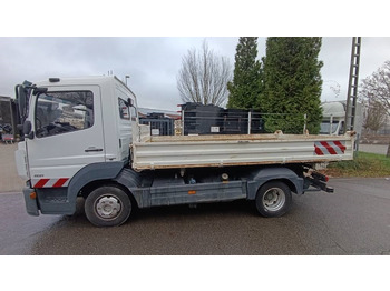 Φορτηγό ανατρεπόμενο MERCEDES-BENZ Atego 821