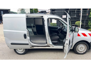 Επαγγελματικό αυτοκίνητο κόφα OPEL