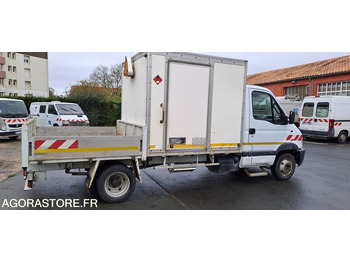 Όχημα με ανατρεπομενη καροτσα RENAULT MASCOTT PLATEAU ET CELLULE ATELIER - 213216km - 2001: φωτογραφία 3