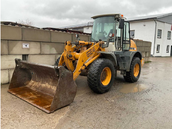 Ελαστιχοφόρος φορτωτής LIEBHERR