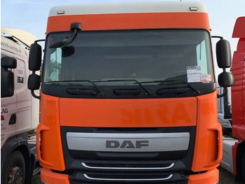 Καμπίνα και εσωτερικό DAF XF 106