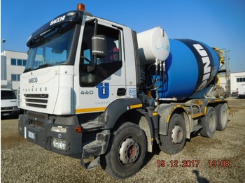 Μπετονιέρα φορτηγό Iveco TRAKKER 440: φωτογραφία 1