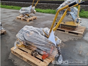 Εξοπλισμός σκυροδέματος ROWRENCH P4 RKS Unirversal Petrol Powered Wrench, AX25 Concrete Poker (2 of), Husqvarna K770 Quick Cut Saw: φωτογραφία 2