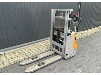 Μηχάνημα στοίβαξης STILL