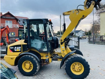 Ελαστιχοφόρος φορτωτής CATERPILLAR