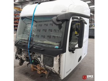 Καμπίνα και εσωτερικό MERCEDES-BENZ