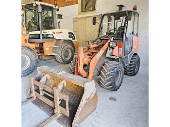 Ελαστιχοφόρος φορτωτής WEYCOR