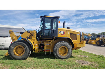Ελαστιχοφόρος φορτωτής CATERPILLAR 938M