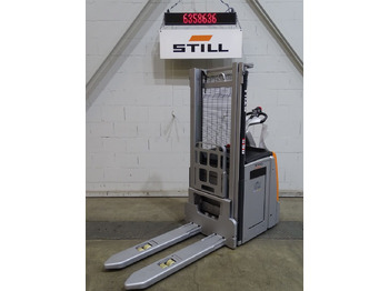 Μηχάνημα στοίβαξης STILL