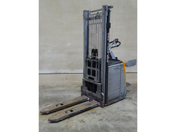 Μηχάνημα στοίβαξης STILL