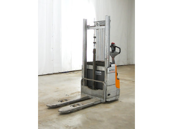 Μηχάνημα στοίβαξης STILL