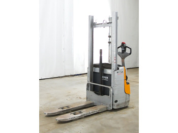 Μηχάνημα στοίβαξης STILL