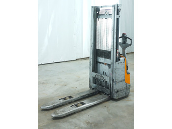 Μηχάνημα στοίβαξης STILL