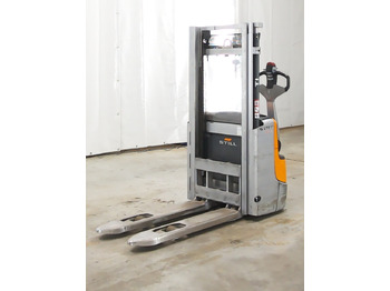 Μηχάνημα στοίβαξης STILL