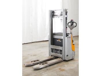 Μηχάνημα στοίβαξης STILL