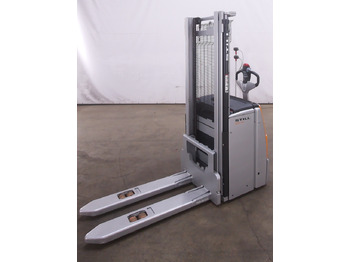 Μηχάνημα στοίβαξης STILL