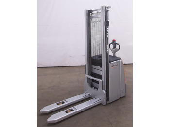 Μηχάνημα στοίβαξης STILL