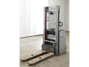 Μηχάνημα στοίβαξης STILL