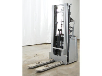 Μηχάνημα στοίβαξης STILL