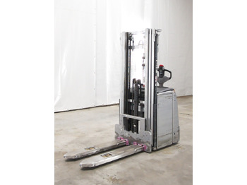 Μηχάνημα στοίβαξης STILL