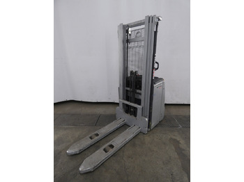 Μηχάνημα στοίβαξης STILL