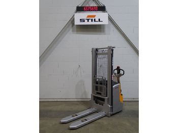 Μηχάνημα στοίβαξης STILL