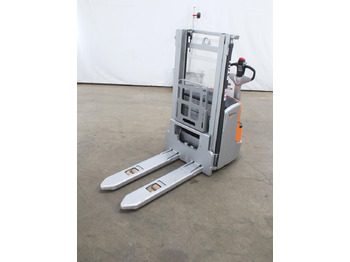 Μηχάνημα στοίβαξης STILL