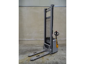 Μηχάνημα στοίβαξης STILL