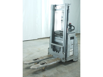 Μηχάνημα στοίβαξης STILL