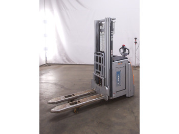 Μηχάνημα στοίβαξης STILL