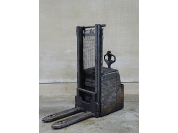 Μηχάνημα στοίβαξης STILL