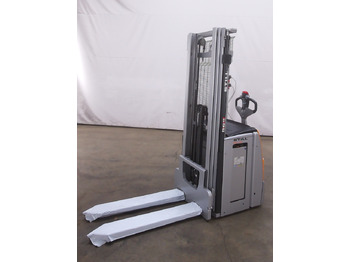 Μηχάνημα στοίβαξης STILL