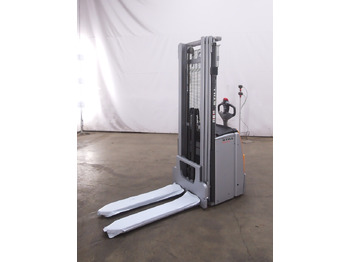 Μηχάνημα στοίβαξης STILL